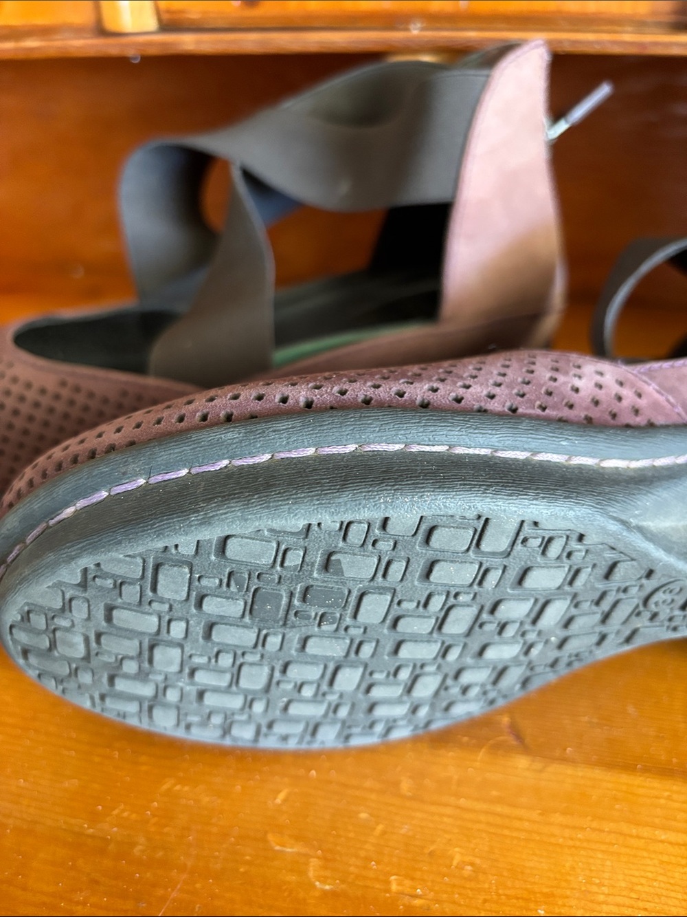 Dansko Laura nubuck cross-strap wedge shoes in a perforated design - Picture 4 of 5